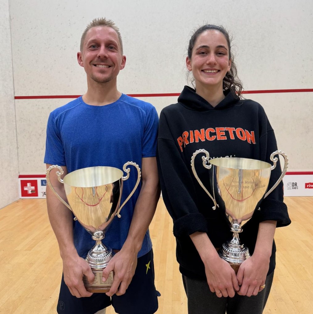 Benoit De Mot et Julia Vaez-Olivera, champions romands 2024, posent avec leur coupe